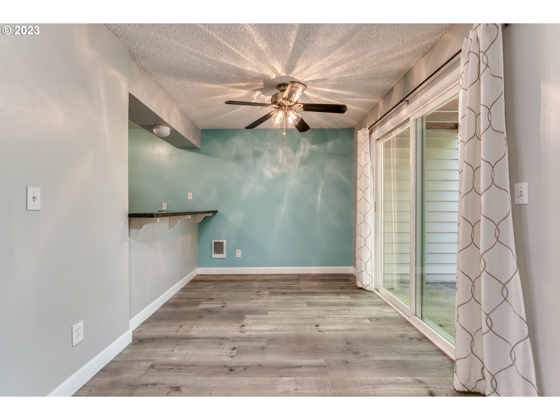 Photo #4: 23427998 Listing 
