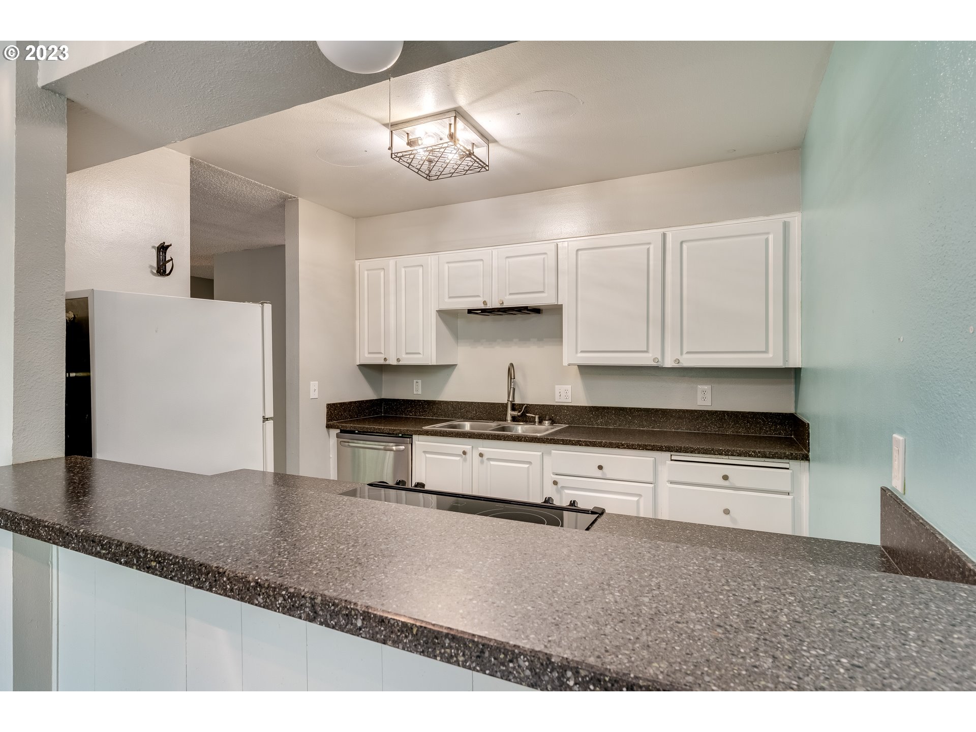 Photo #6: 23427998 Listing 