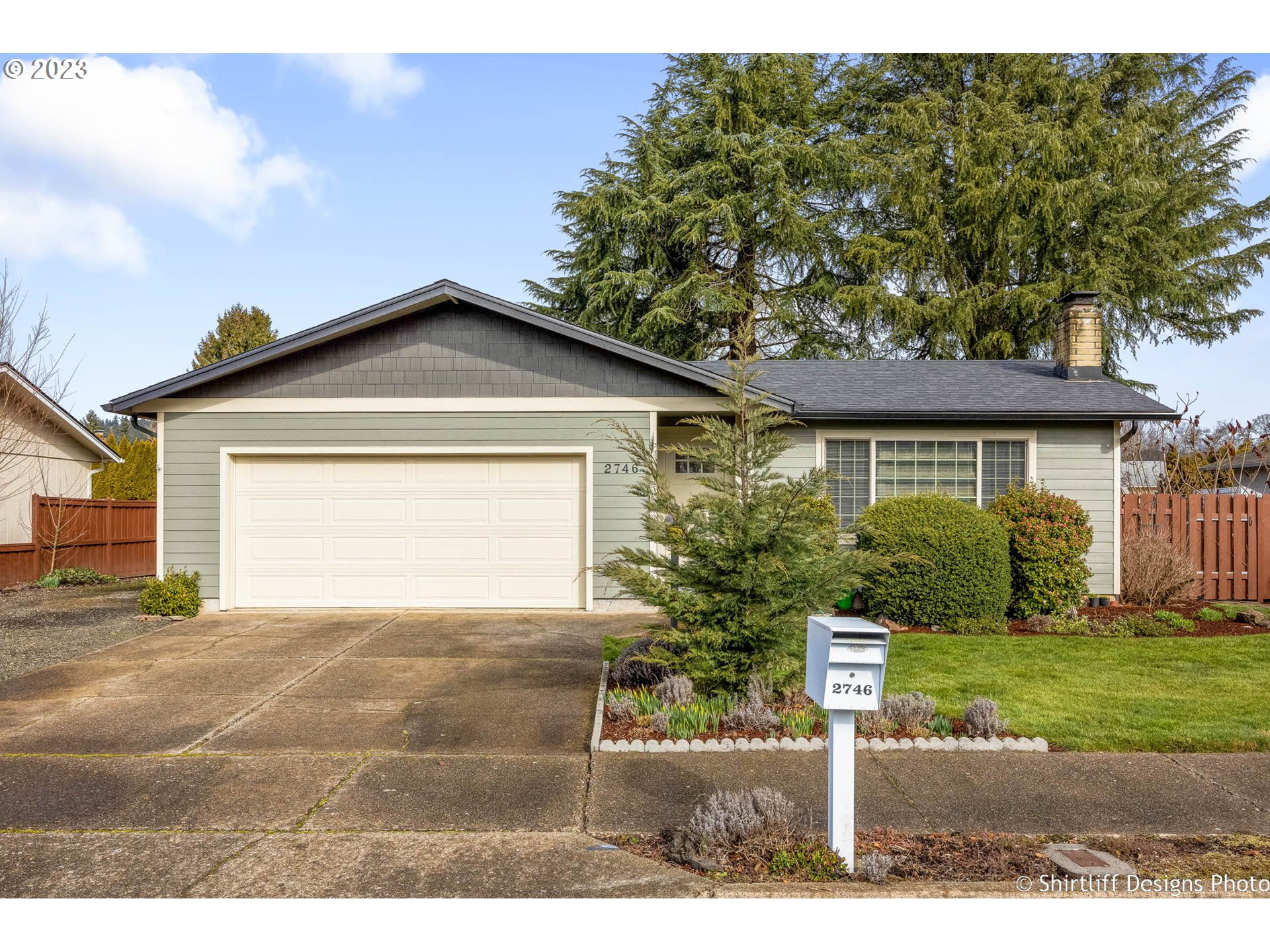 2746 CANTERBURY ST, Springfield, OR 97477