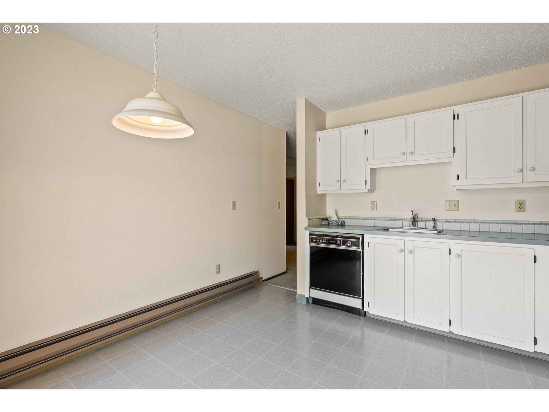 Photo #2: 23429955 Listing 