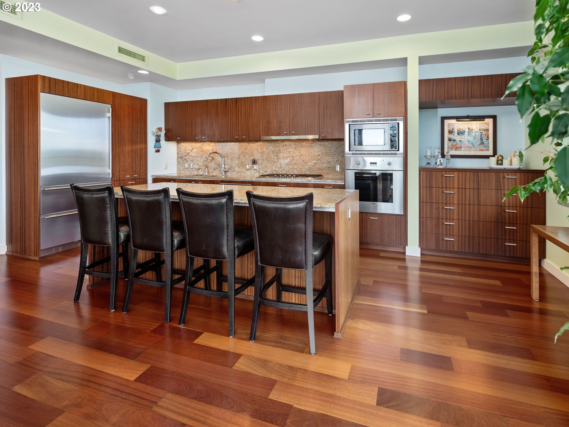 Photo #5: 23433091 Listing 
