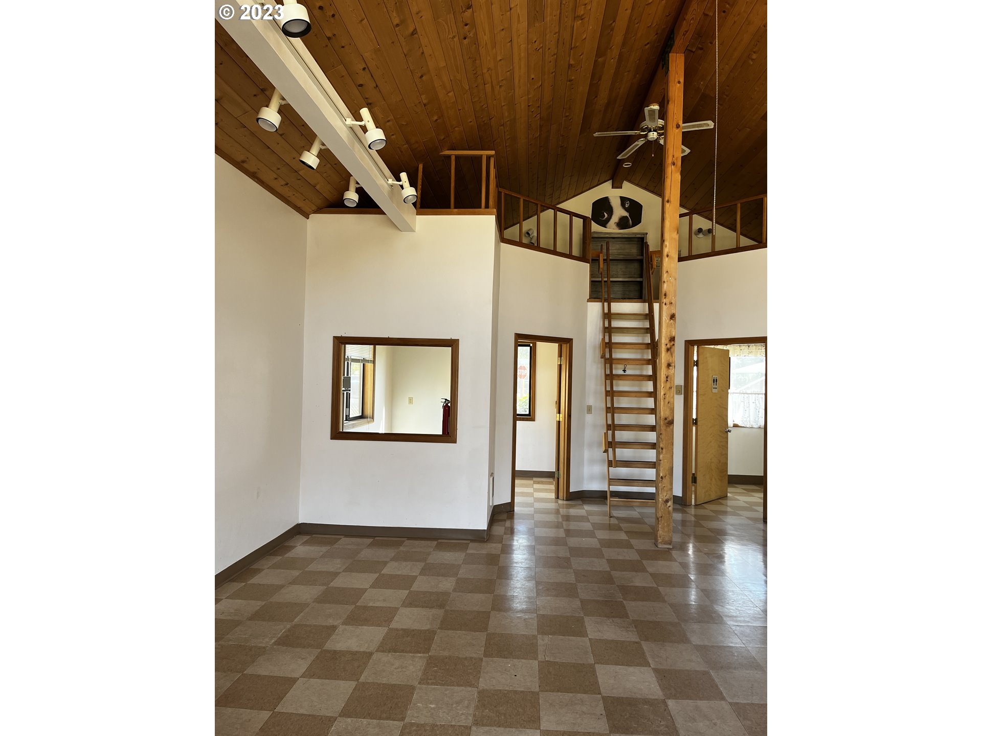 304 ELROD PL