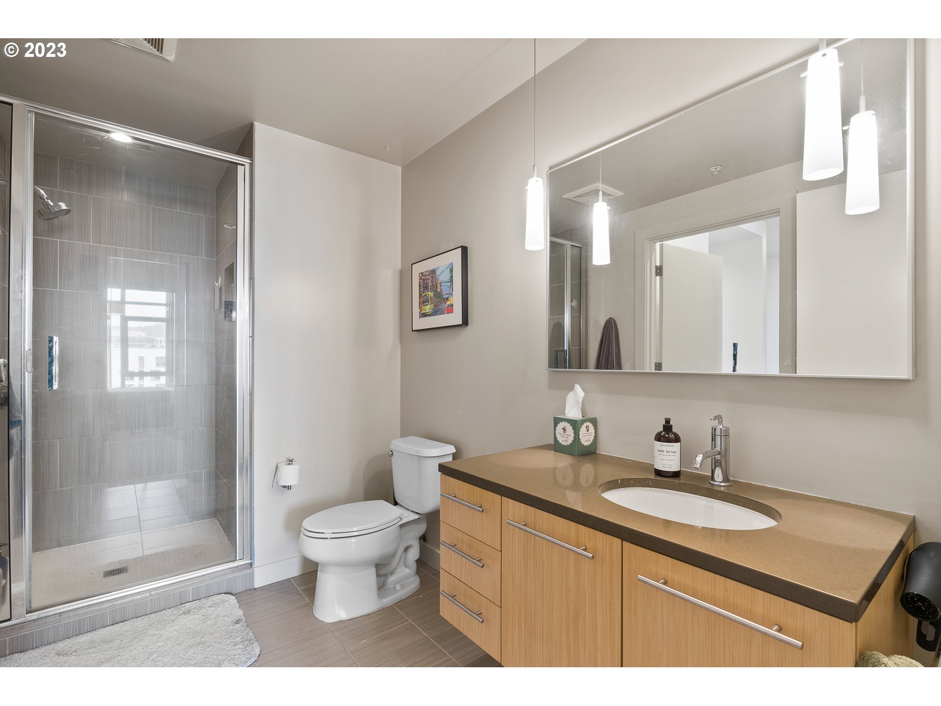 Photo #5: 23436375 Listing 