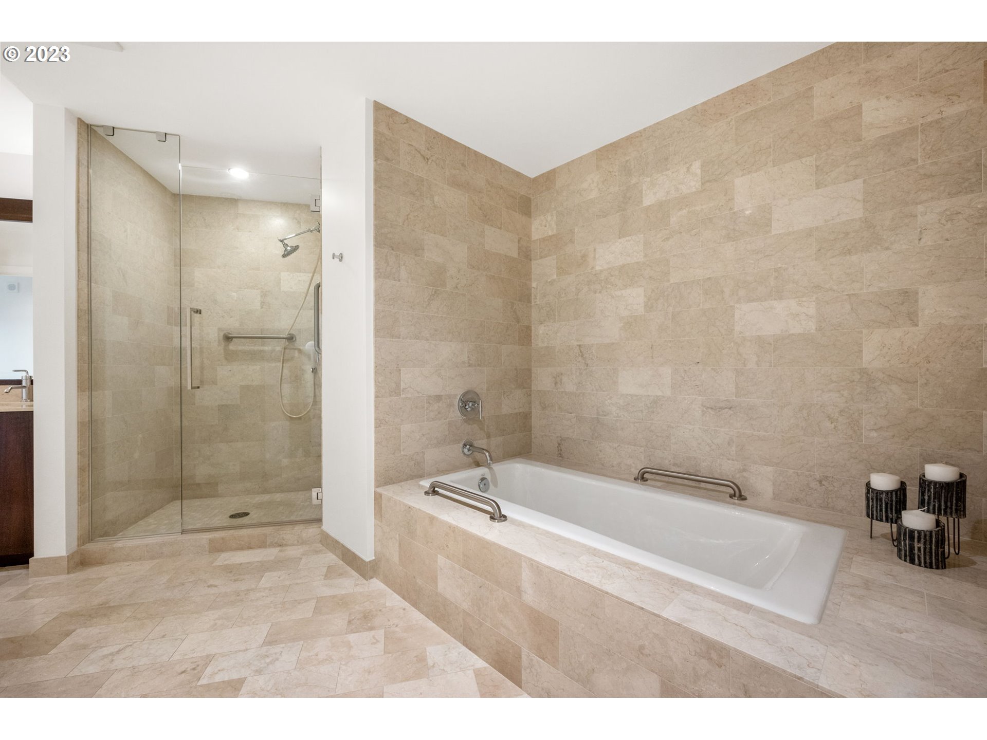 Photo #24: 23439123 Listing 