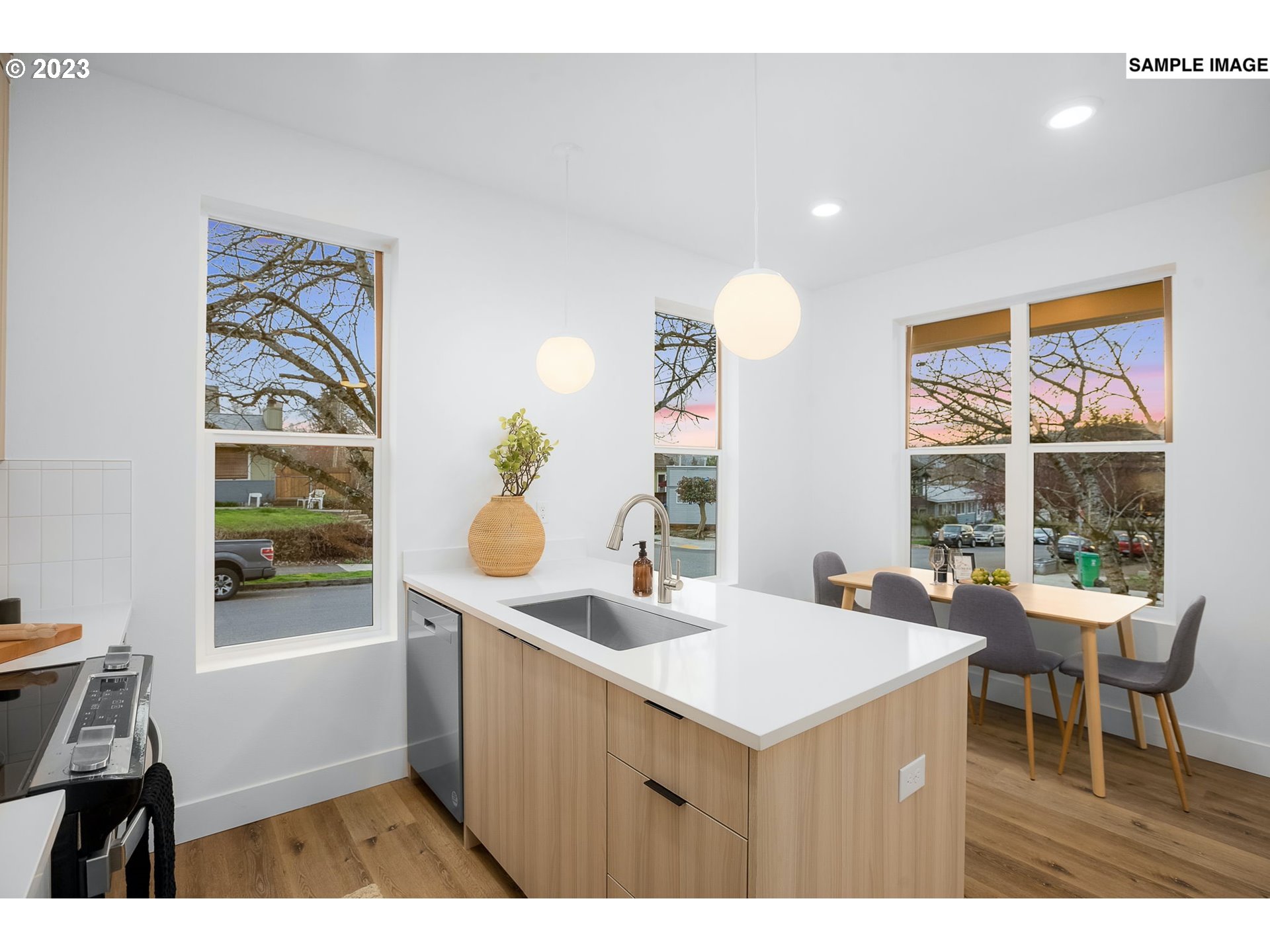 Photo #3: 23441824 Listing 