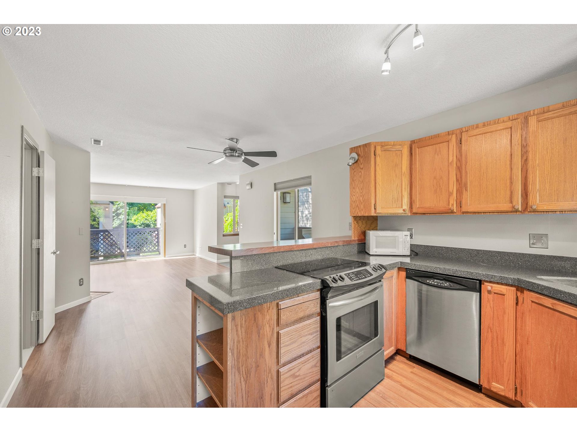 Photo #3: 23442836 Listing 