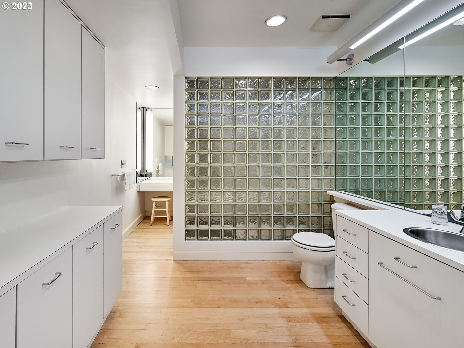 Photo #3: 23445579 Listing 