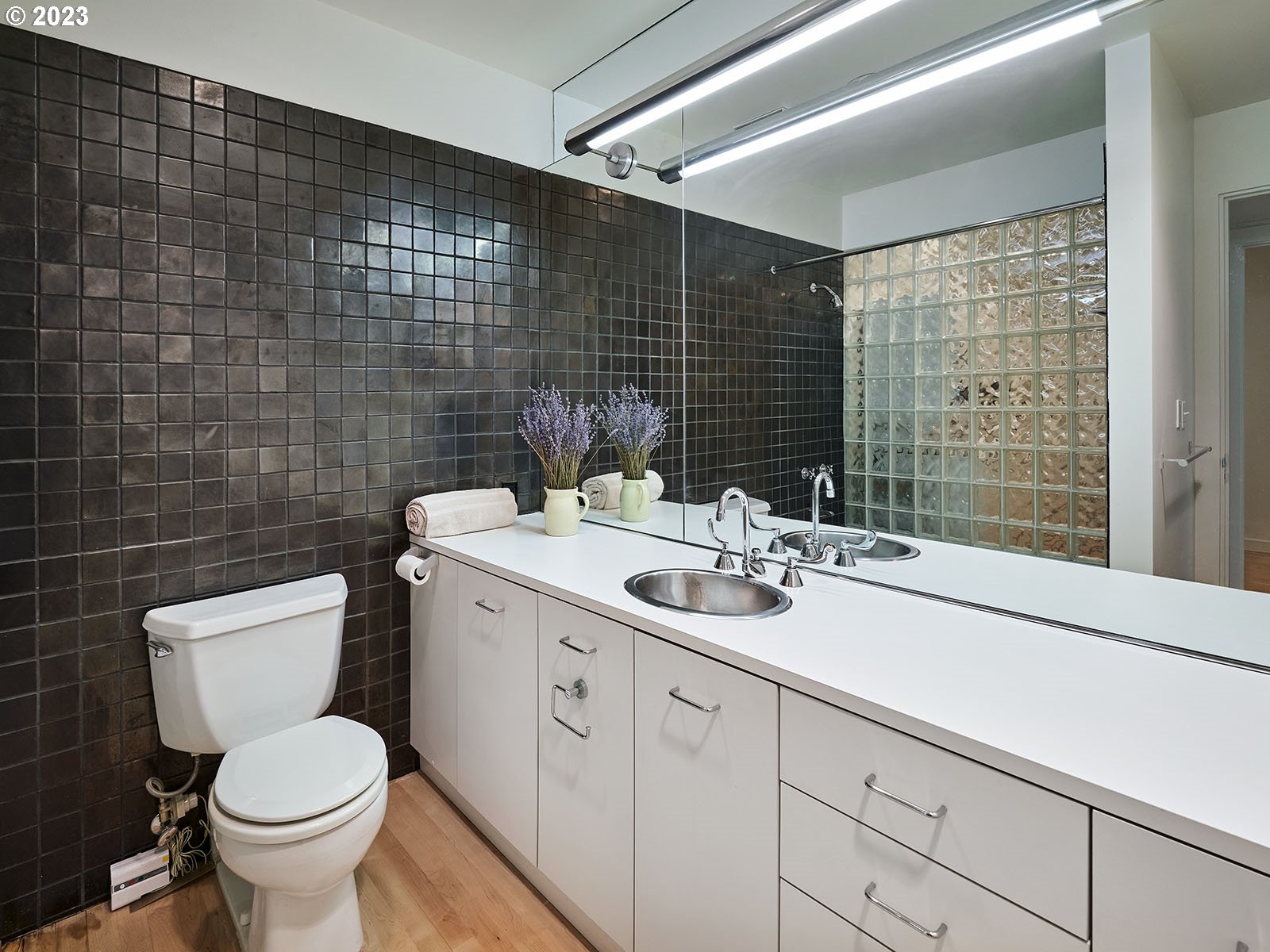 Photo #4: 23445579 Listing 