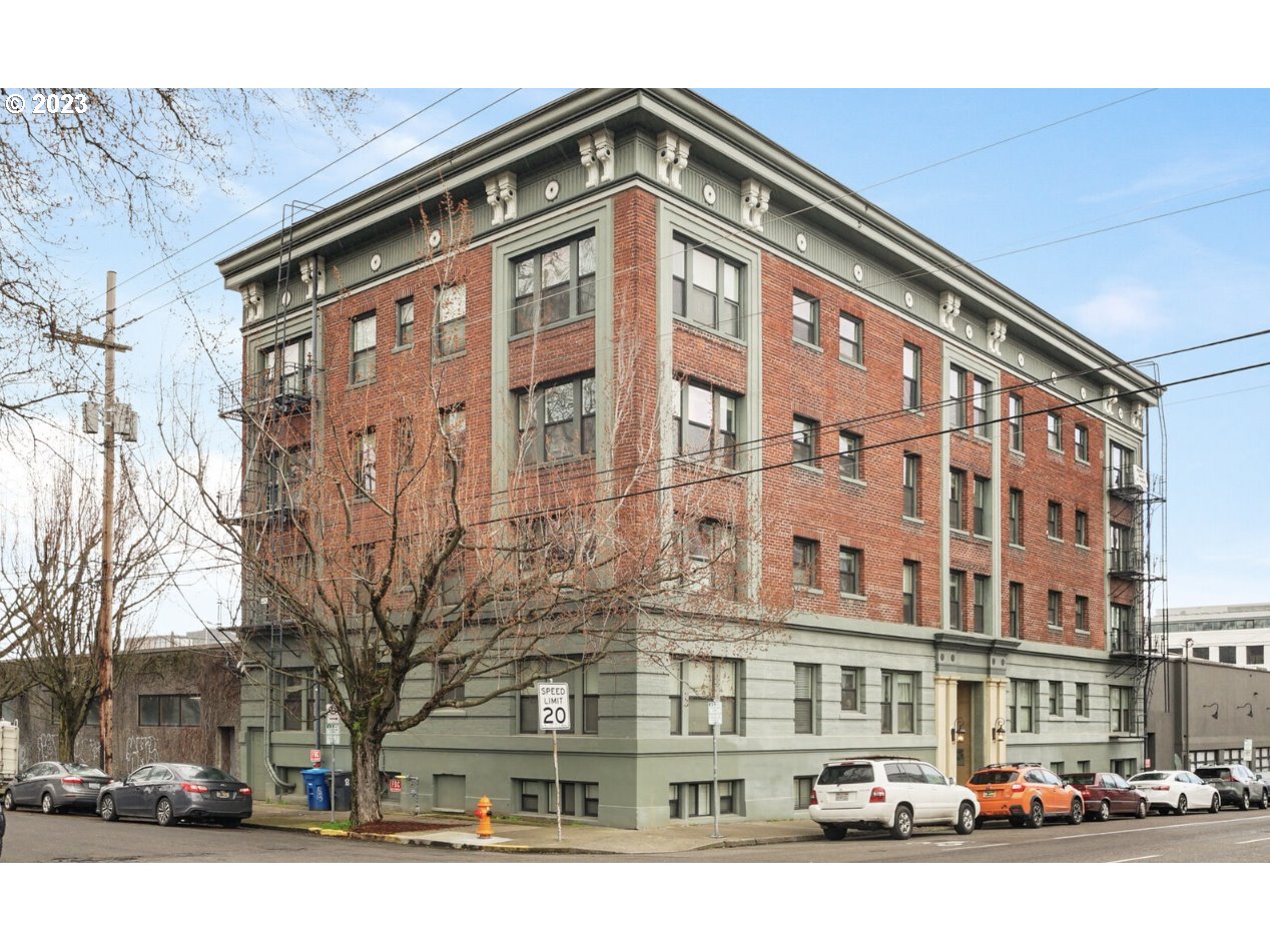 Photo #2: 23446243 Listing 