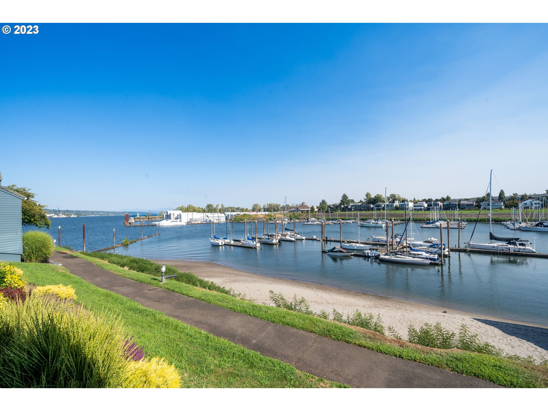 Photo #6: 23447317 Listing 