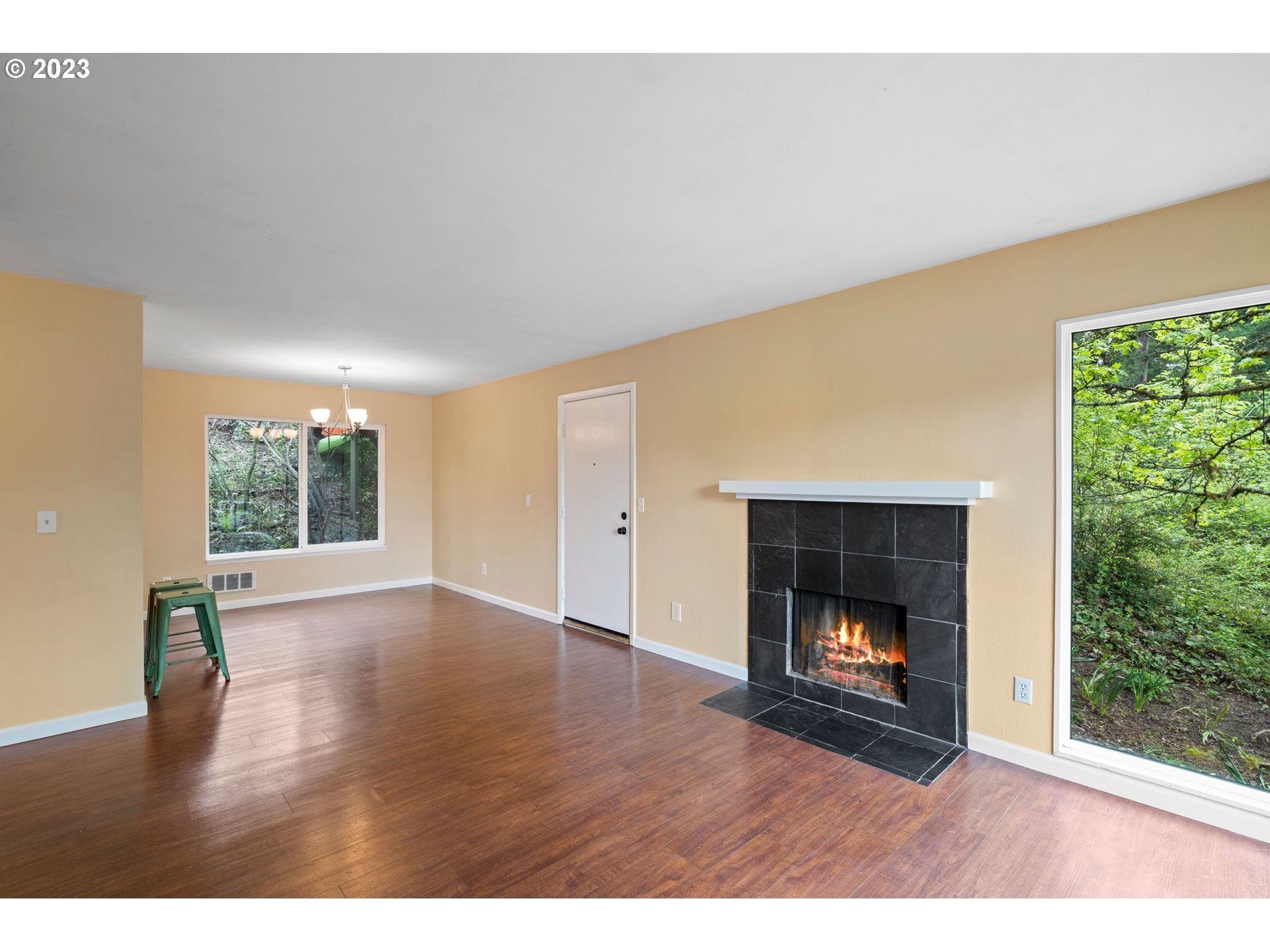 Photo #5: 23449920 Listing 