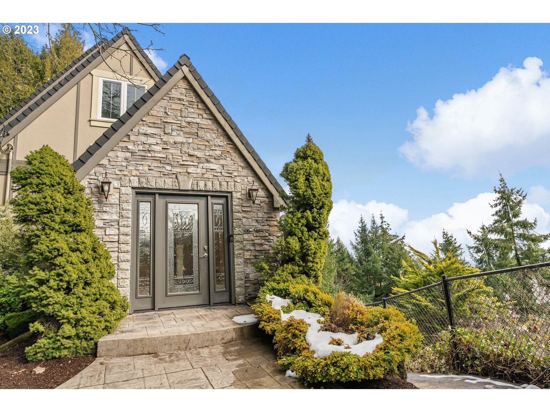 2740 NW CALUMET TER, Portland, OR 97210