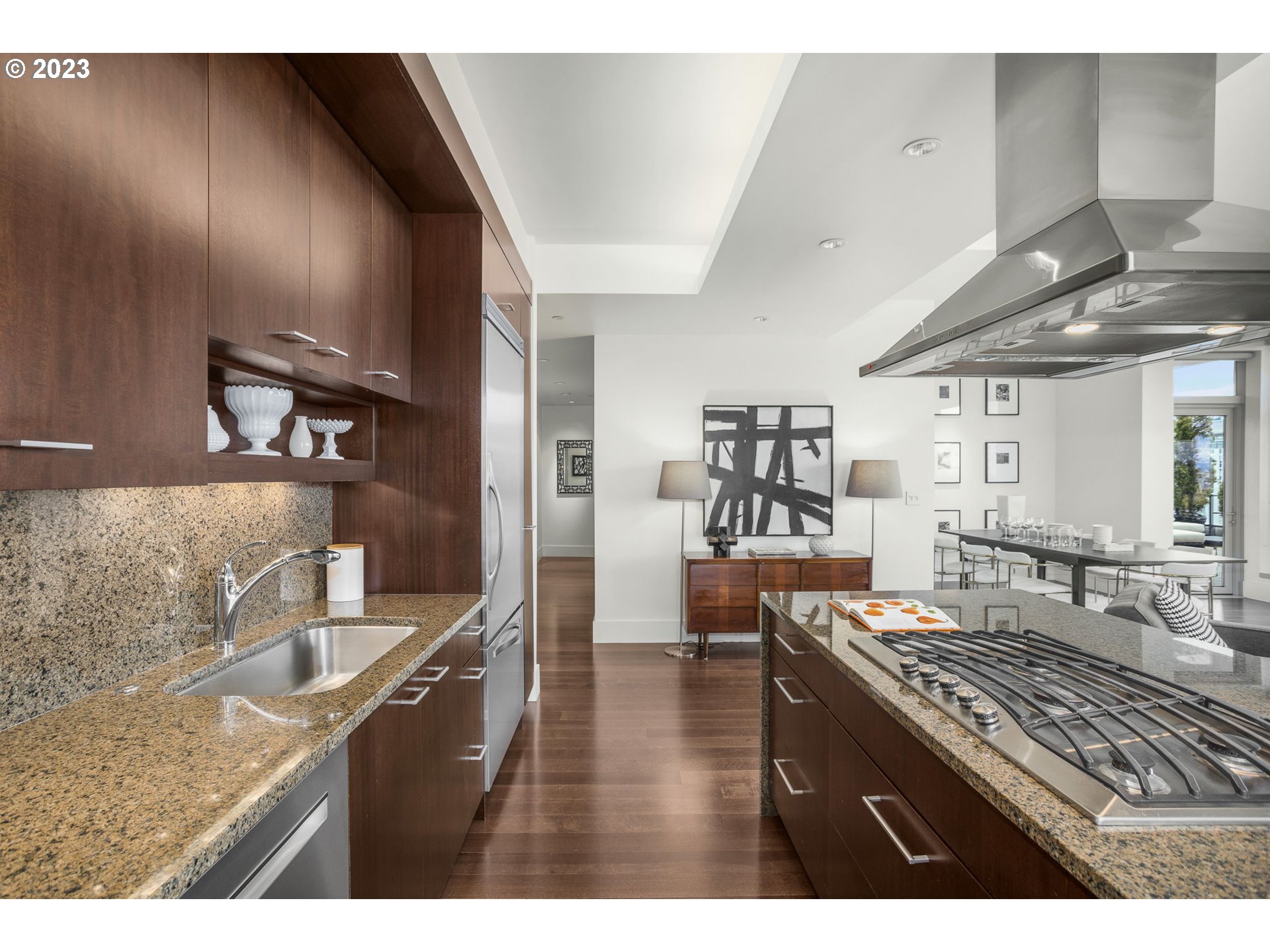 Photo #6: 23464469 Listing 