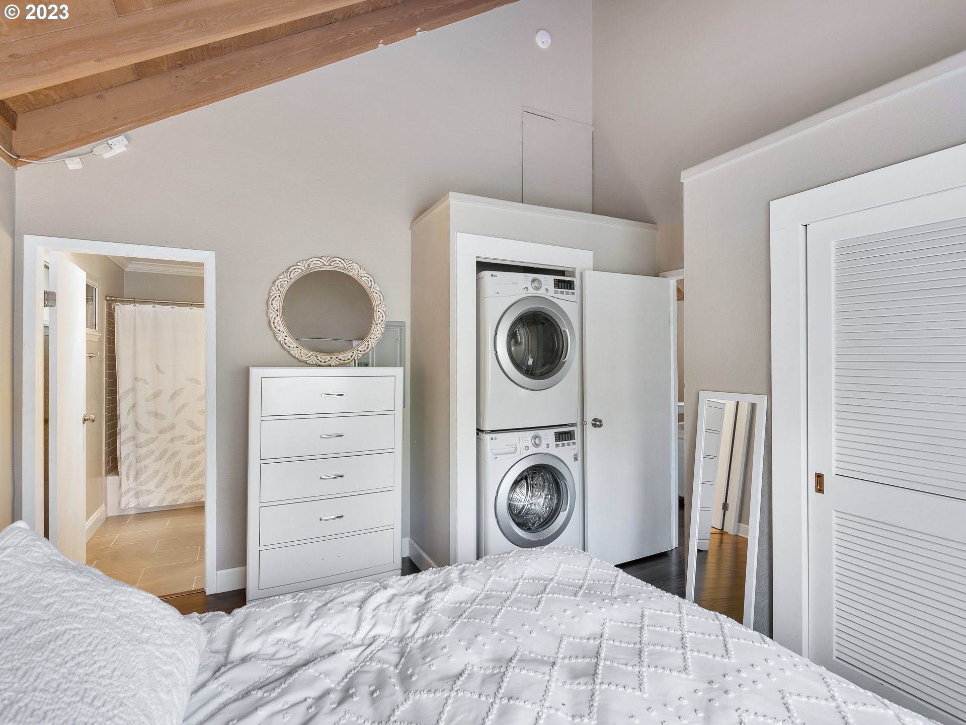 Photo #5: 23468897 Listing 