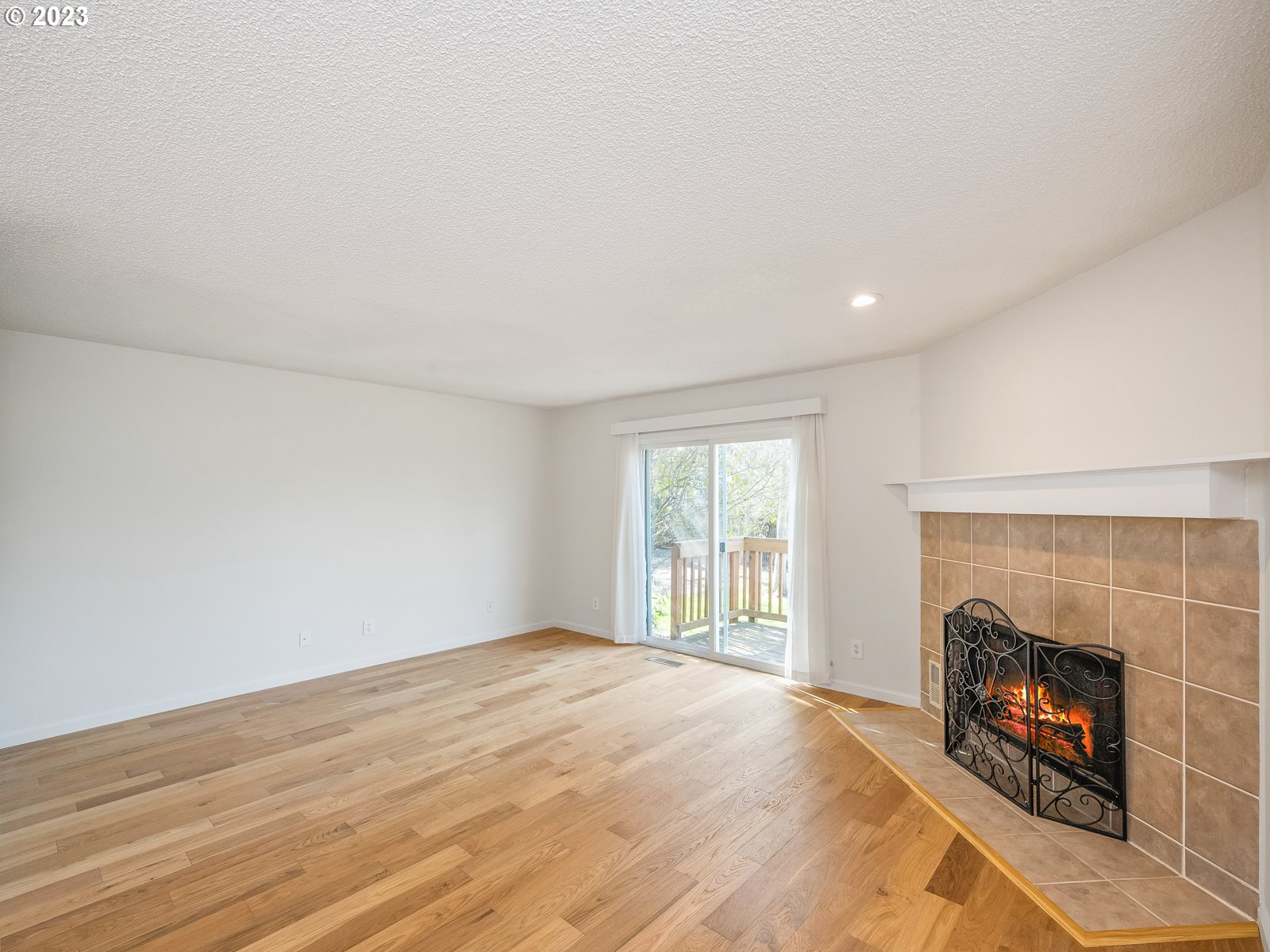 Photo #6: 23469452 Listing 