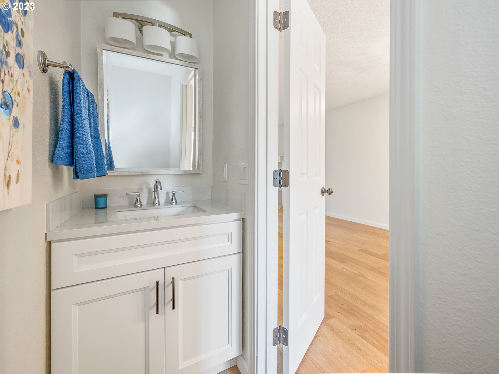 Photo #5: 23469452 Listing 
