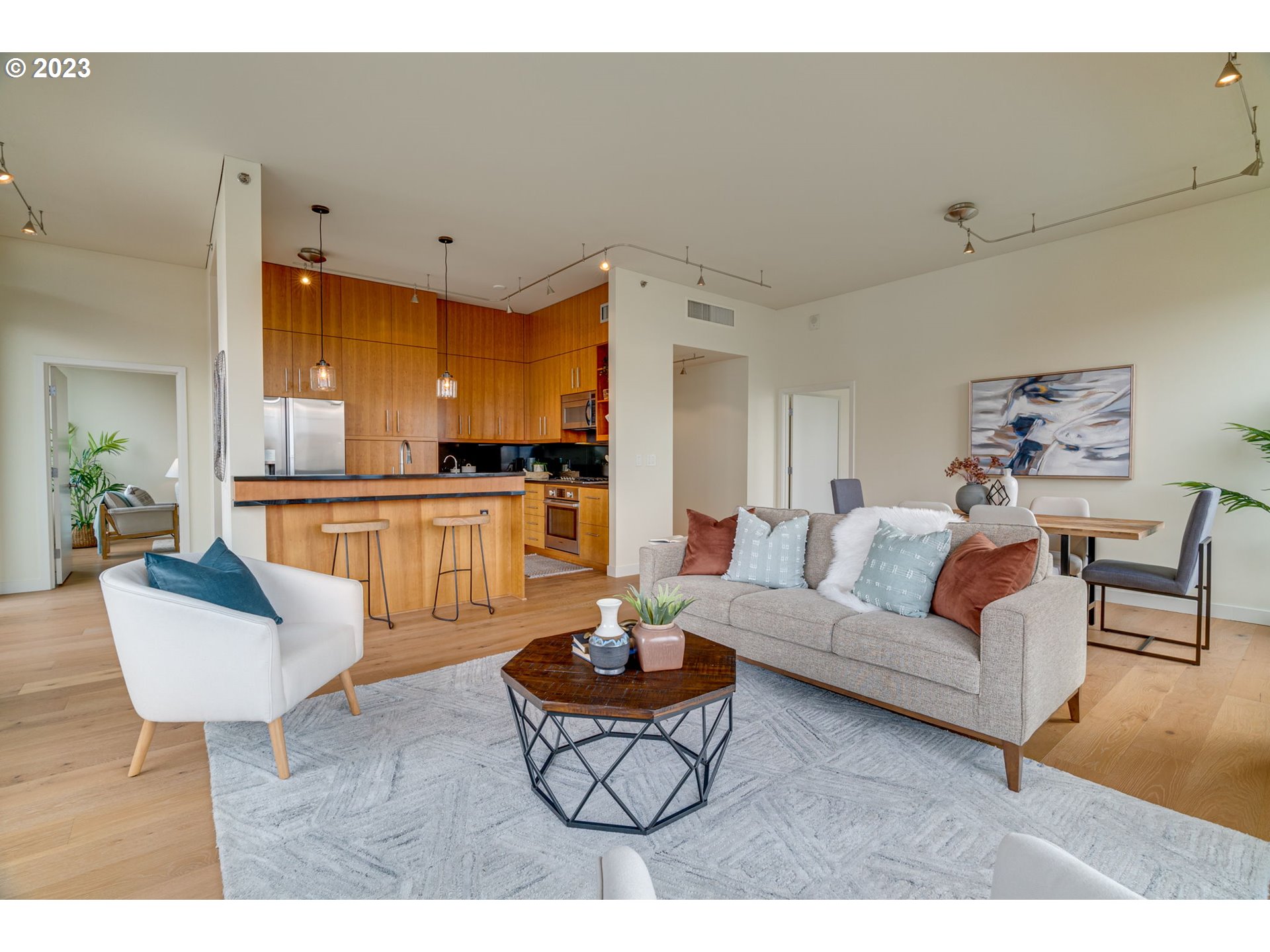 Photo #4: 23475752 Listing 