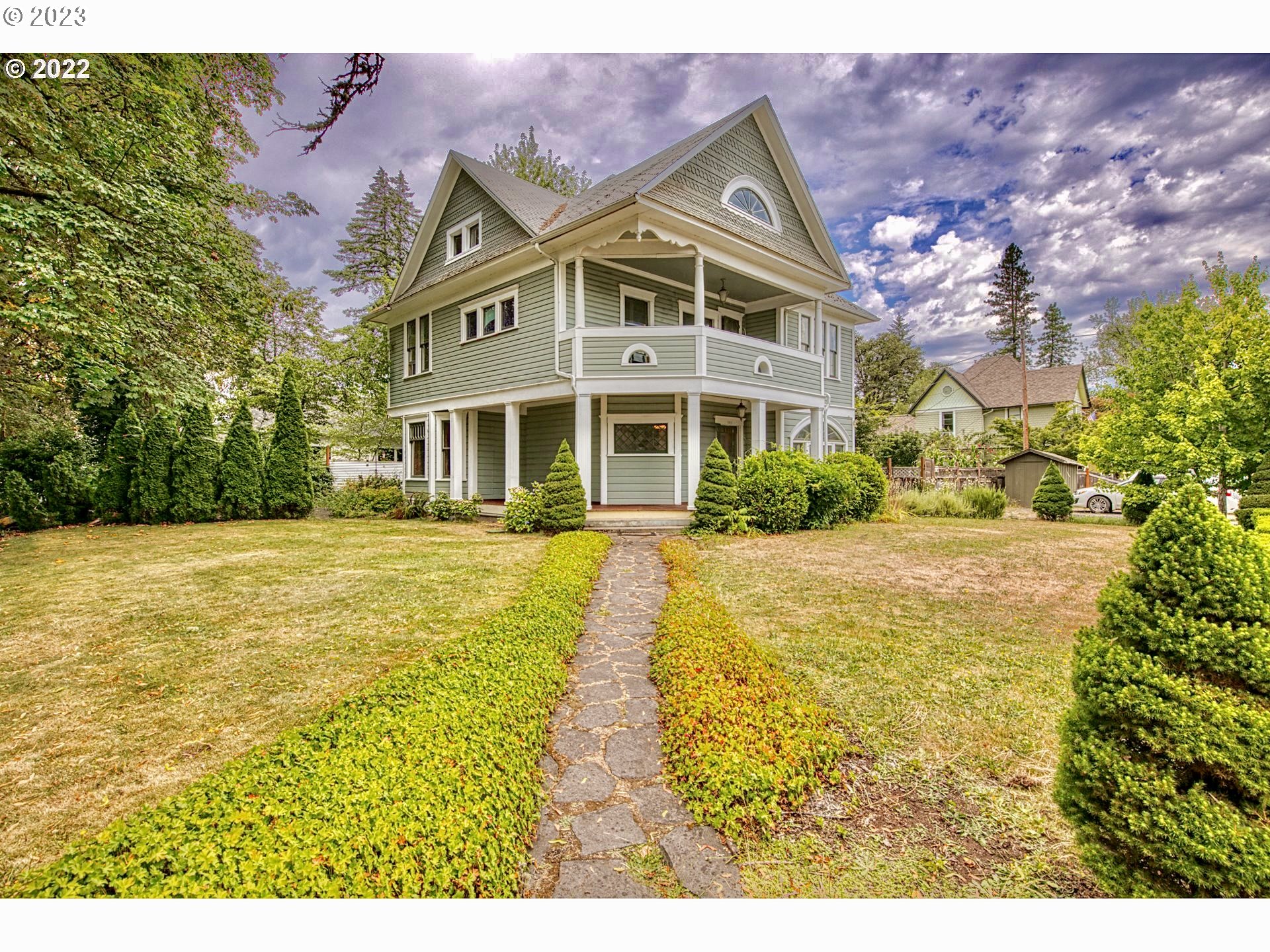 141 S 3RD ST, Cottage Grove, OR 97424