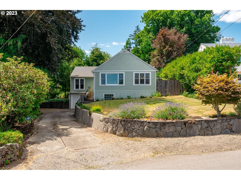 9323 SW 35TH AVE ,  Portland, OR 97219