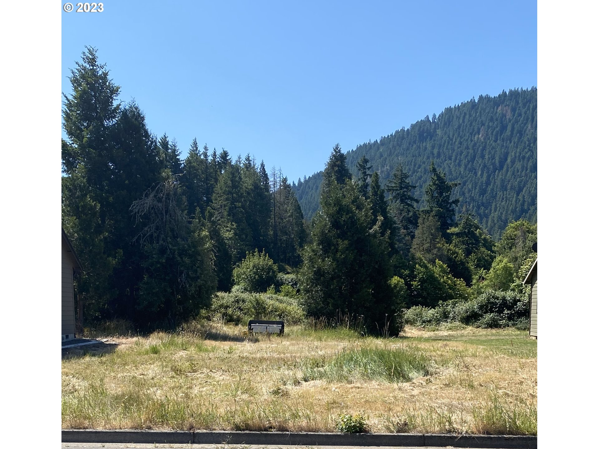 Nice flat lot in Salmon Creek Estates, ready to build!