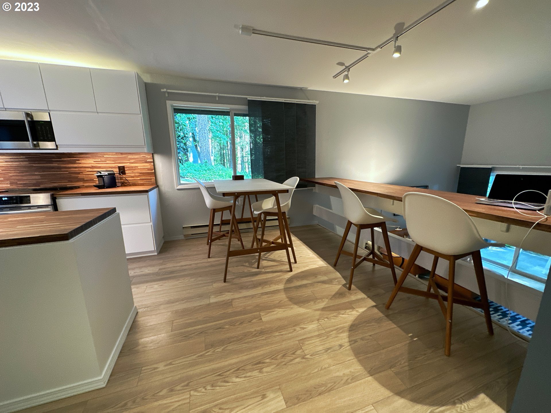 Photo #5: 23483290 Listing 