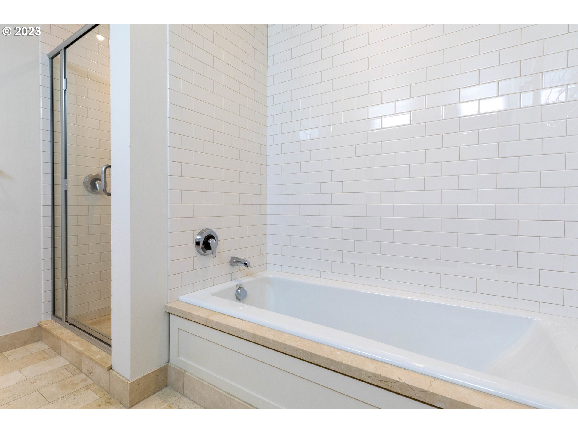 Photo #4: 23484049 Listing 