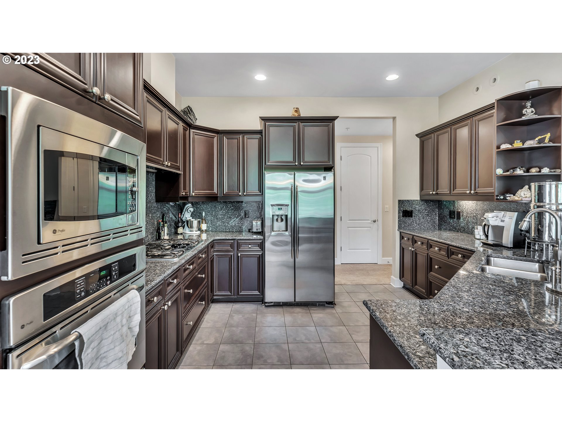 Photo #5: 23484578 Listing 