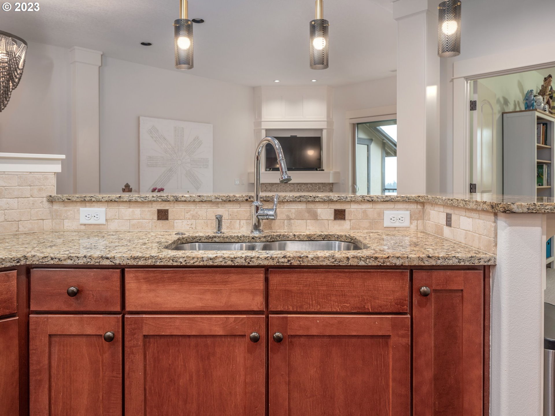 Photo #6: 23491699 Listing 