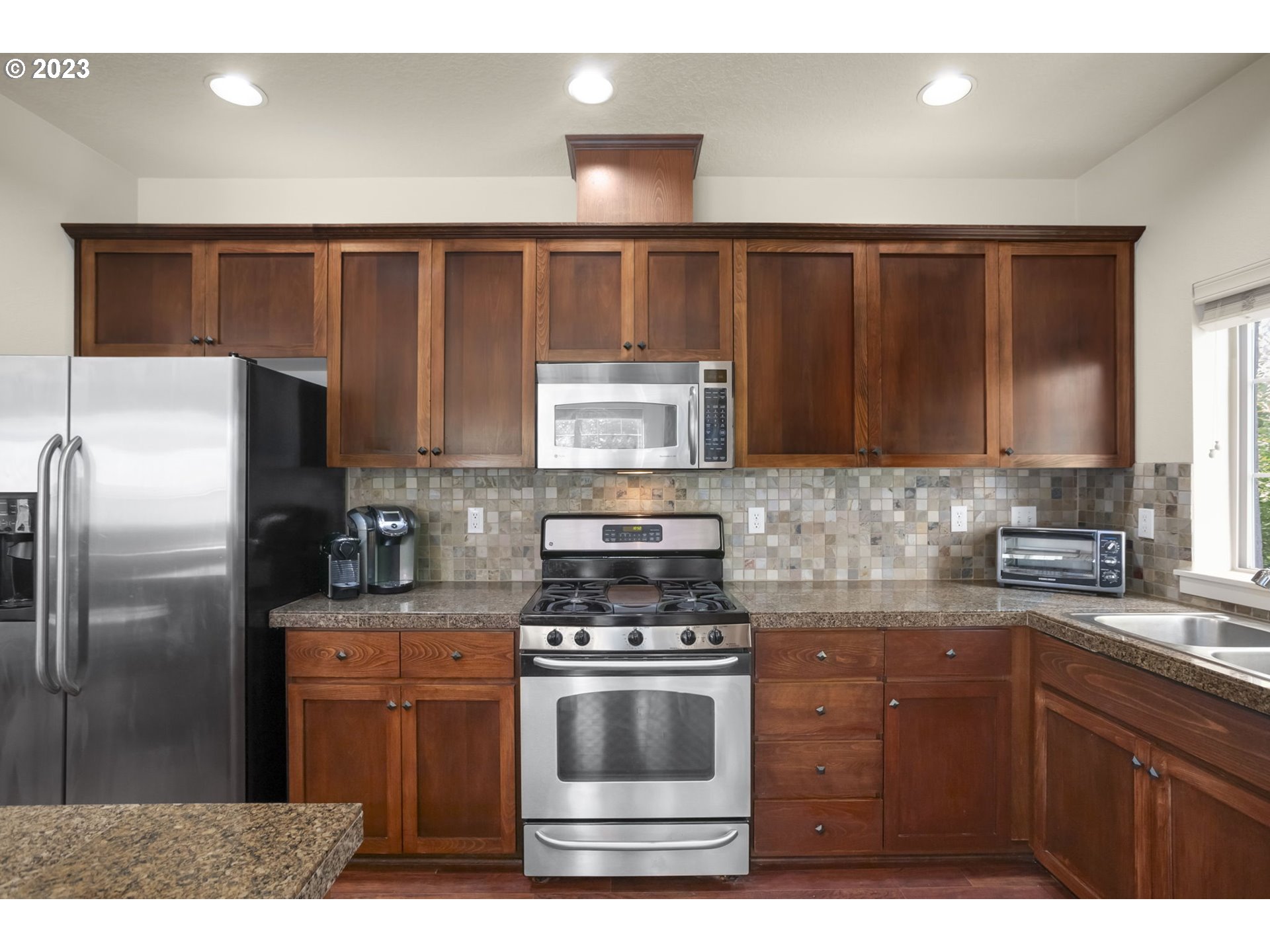 Photo #6: 23494363 Listing 