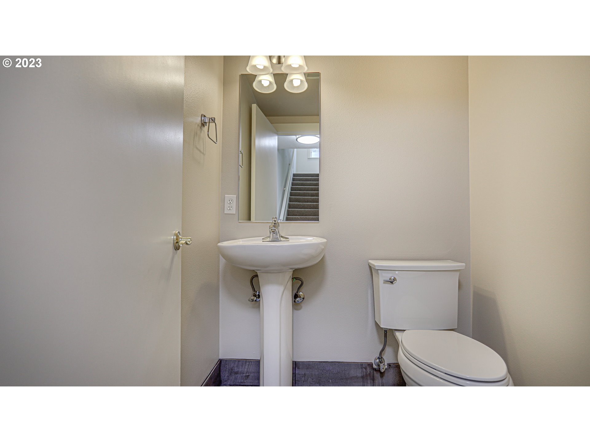 Photo #5: 23500871 Listing 