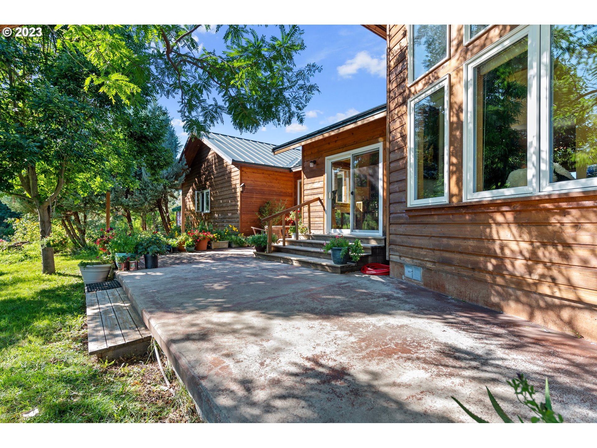 155 SUMMIT ST