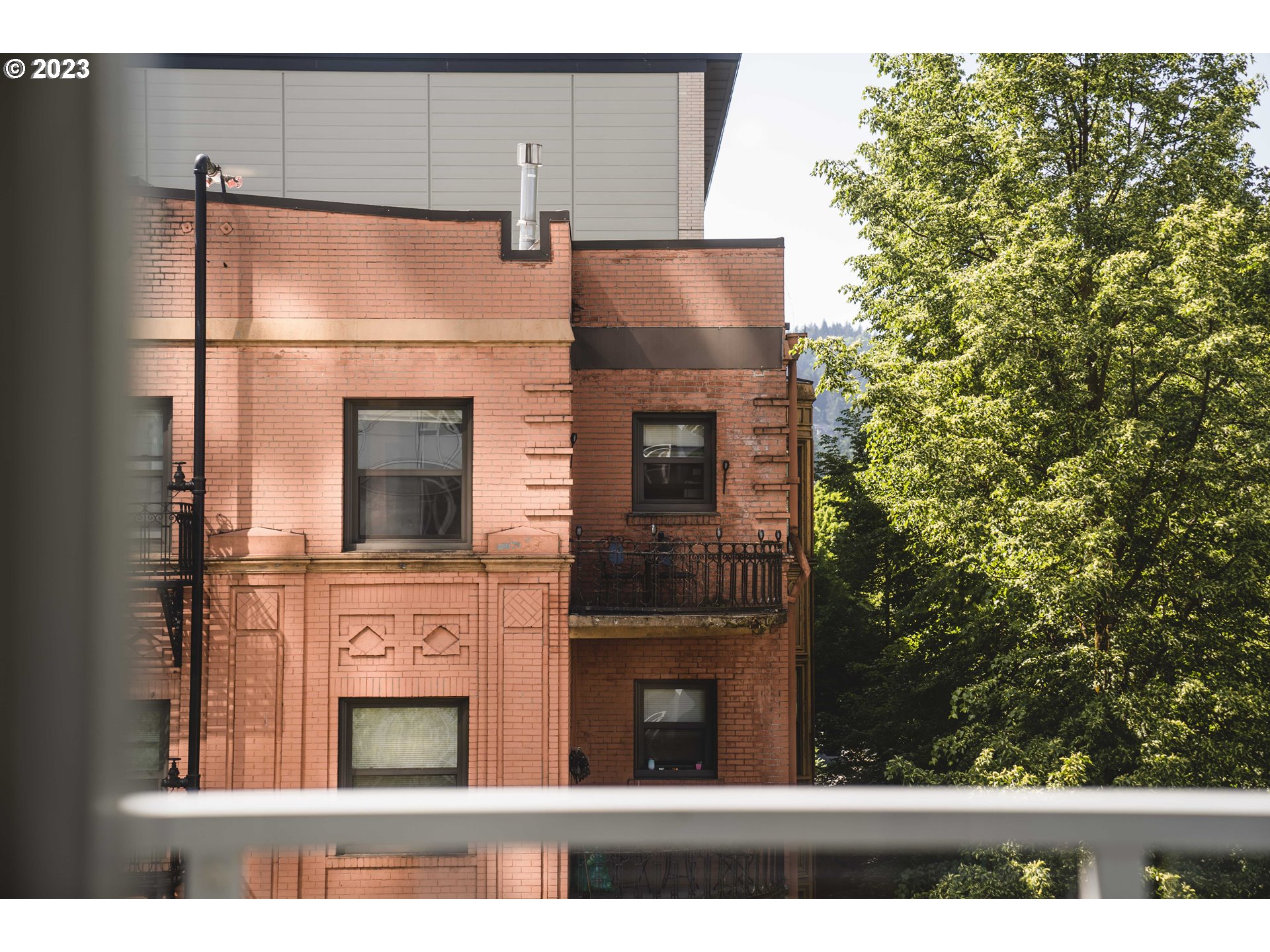 Photo #6: 23502688 Listing 