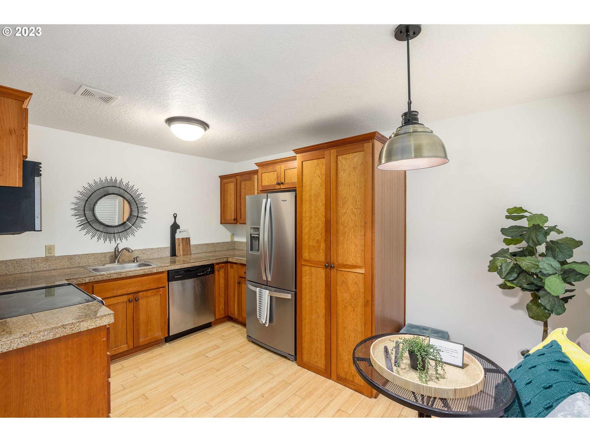 Photo #6: 23502799 Listing 