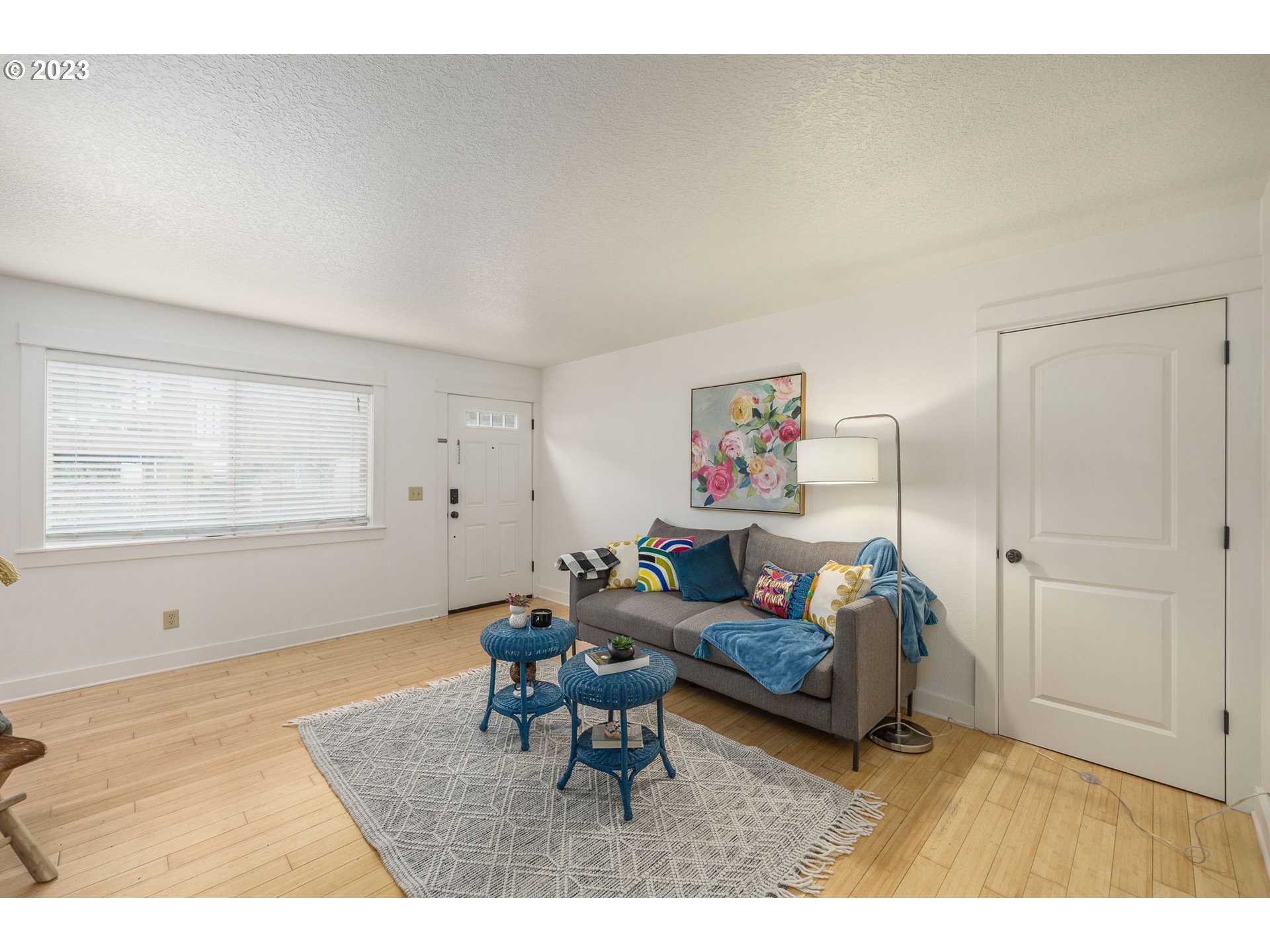 Photo #5: 23502799 Listing 