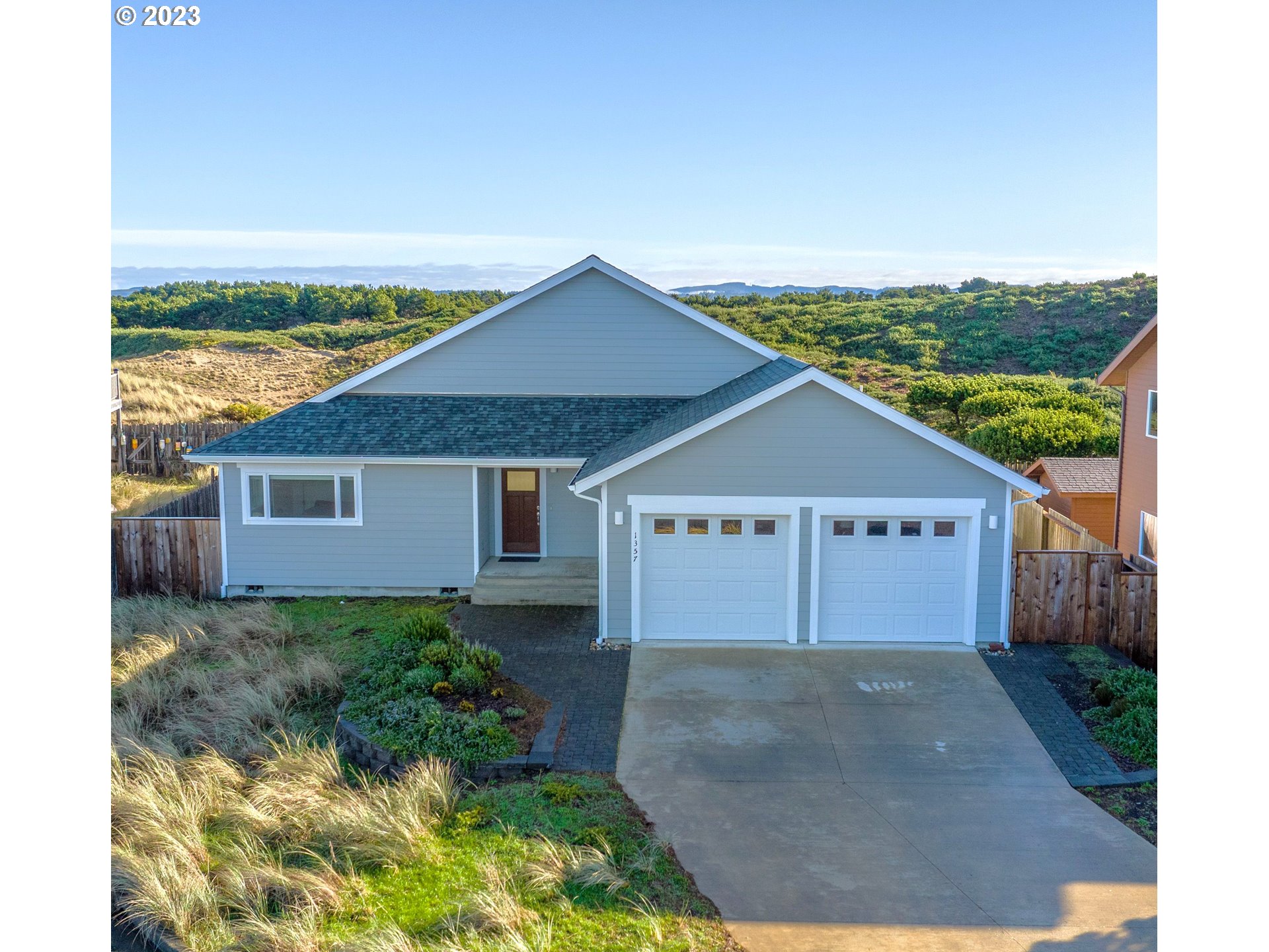 1357 STRAWBERRY DR SW, Bandon, OR 97411