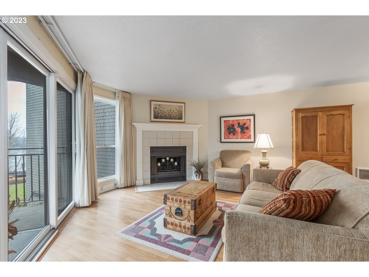 Photo #6: 23504968 Listing 