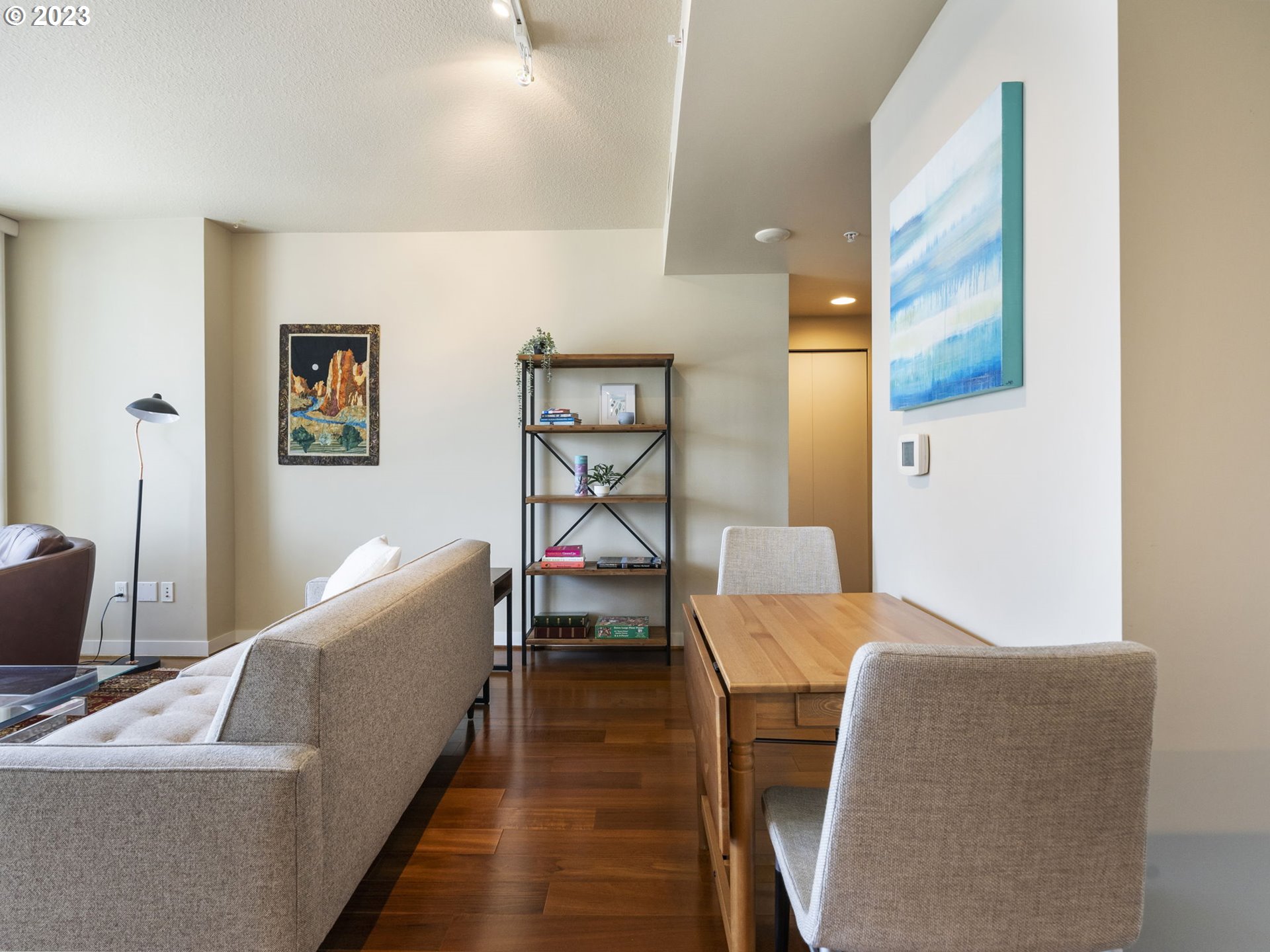 Photo #2: 23506299 Listing 