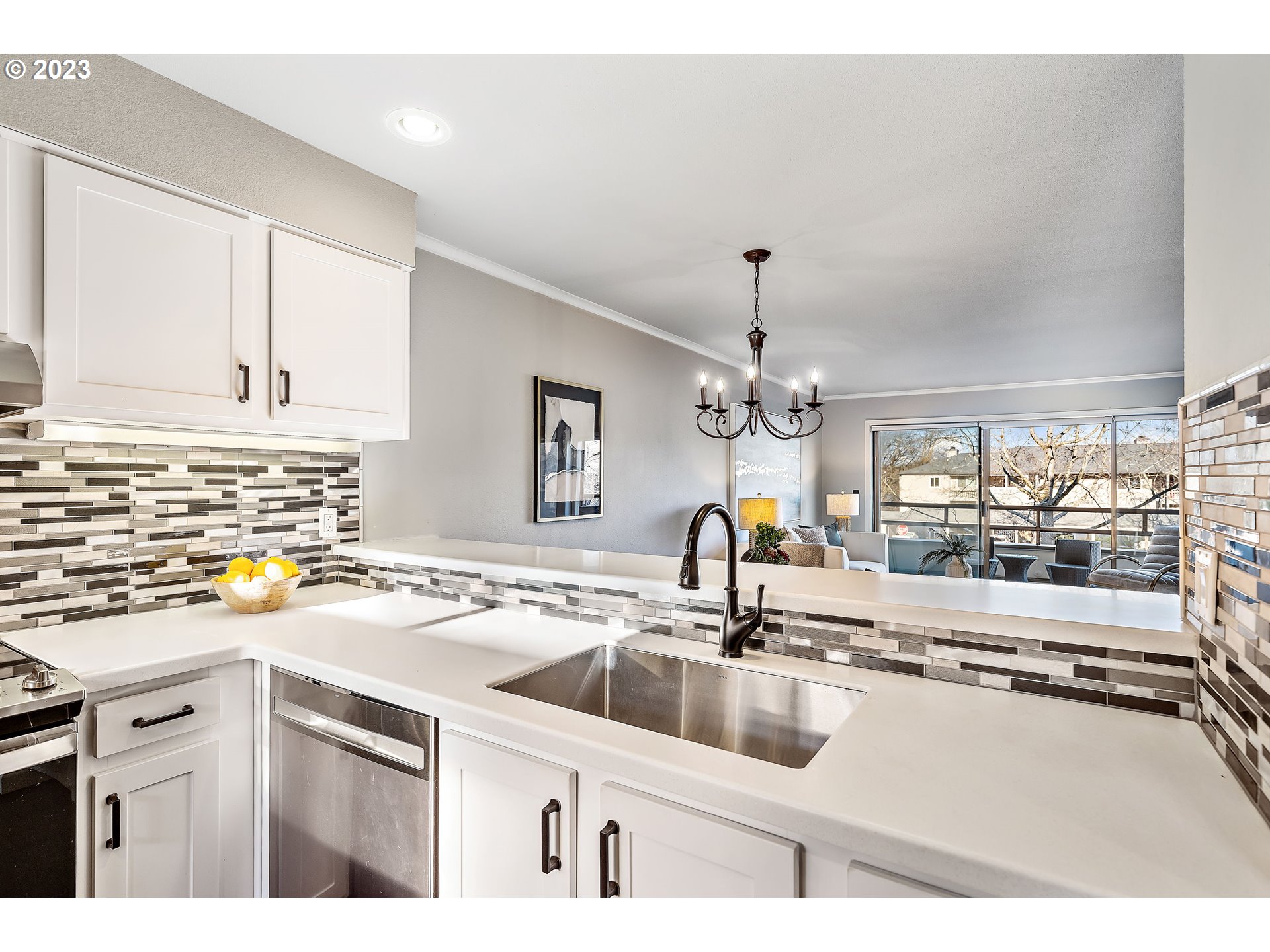 Photo #6: 23507660 Listing 