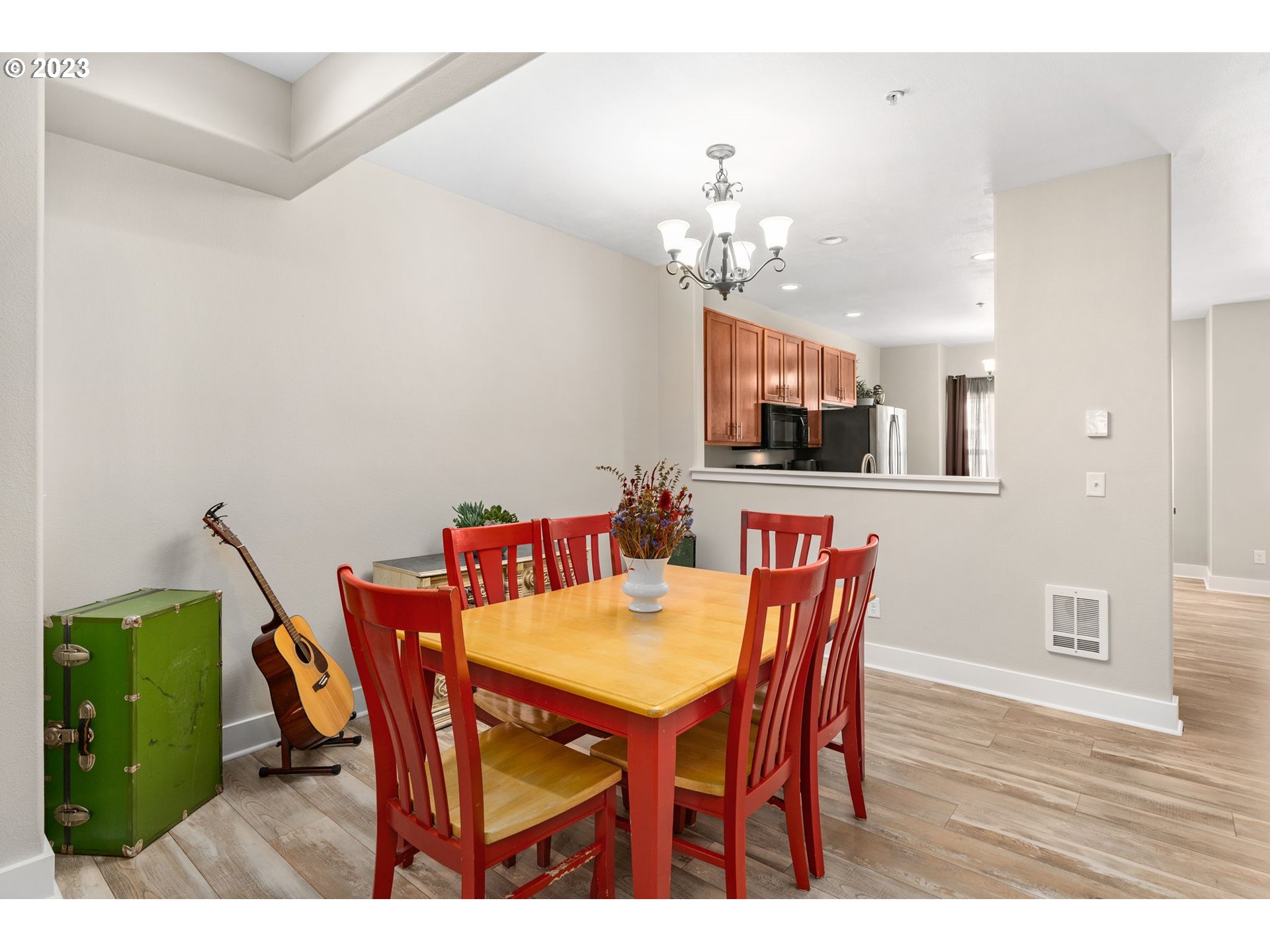 Photo #4: 23508490 Listing 