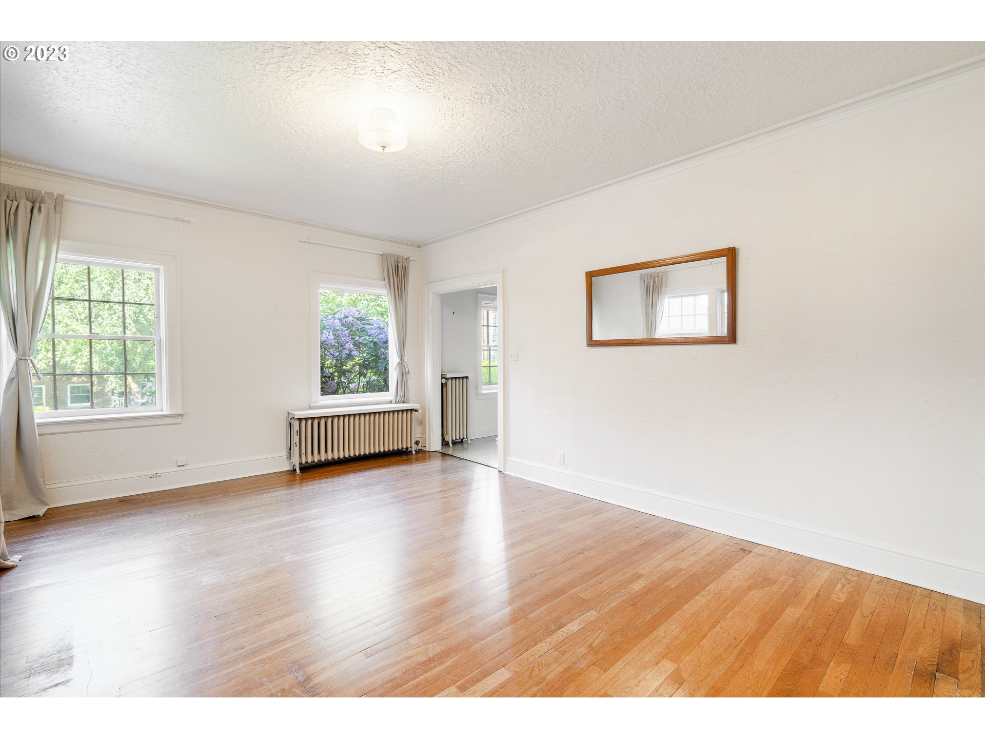 Photo #5: 23508573 Listing 