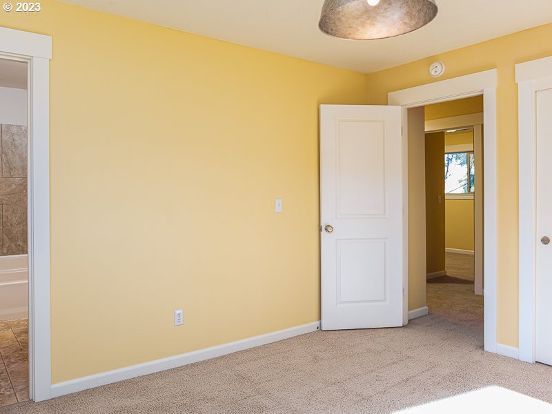 Photo #5: 23510404 Listing 