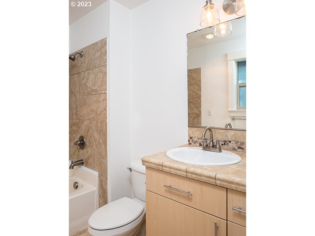 Photo #6: 23510404 Listing 