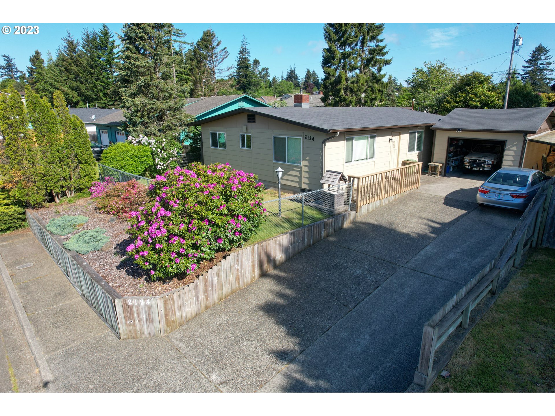 2124 COMMERCIAL ST, North Bend, OR 97459