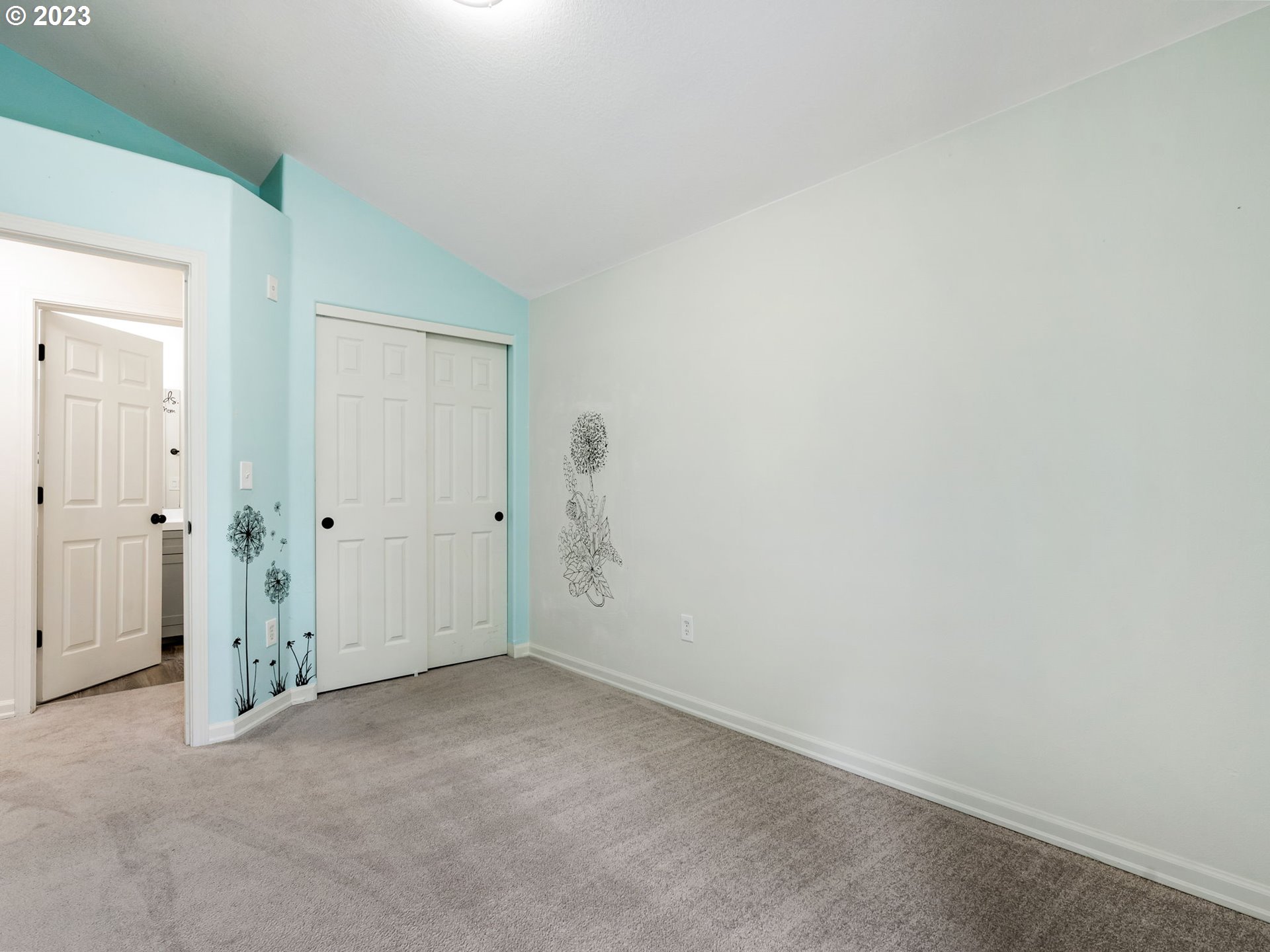 Photo #5: 23512379 Listing 