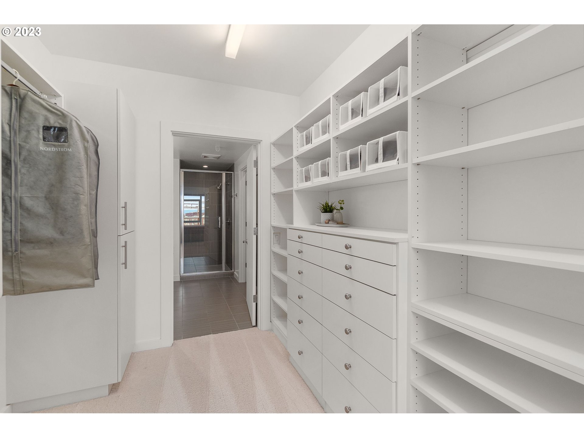 Photo #3: 23517283 Listing 