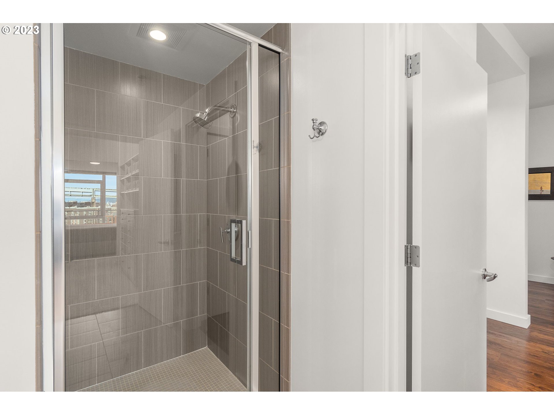 Photo #5: 23517283 Listing 