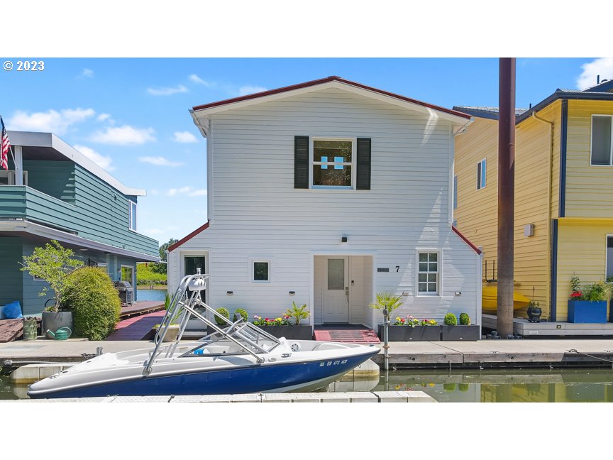 Floating Homes for Sale in Portland Oregon, Houseboats, Moorages, and
