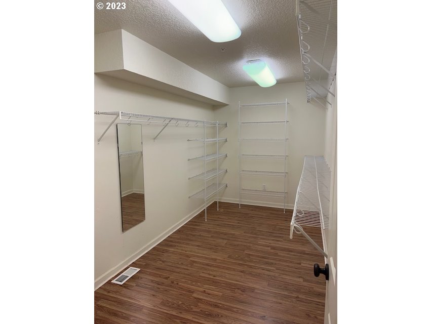 Photo #9: 23520315 Listing 