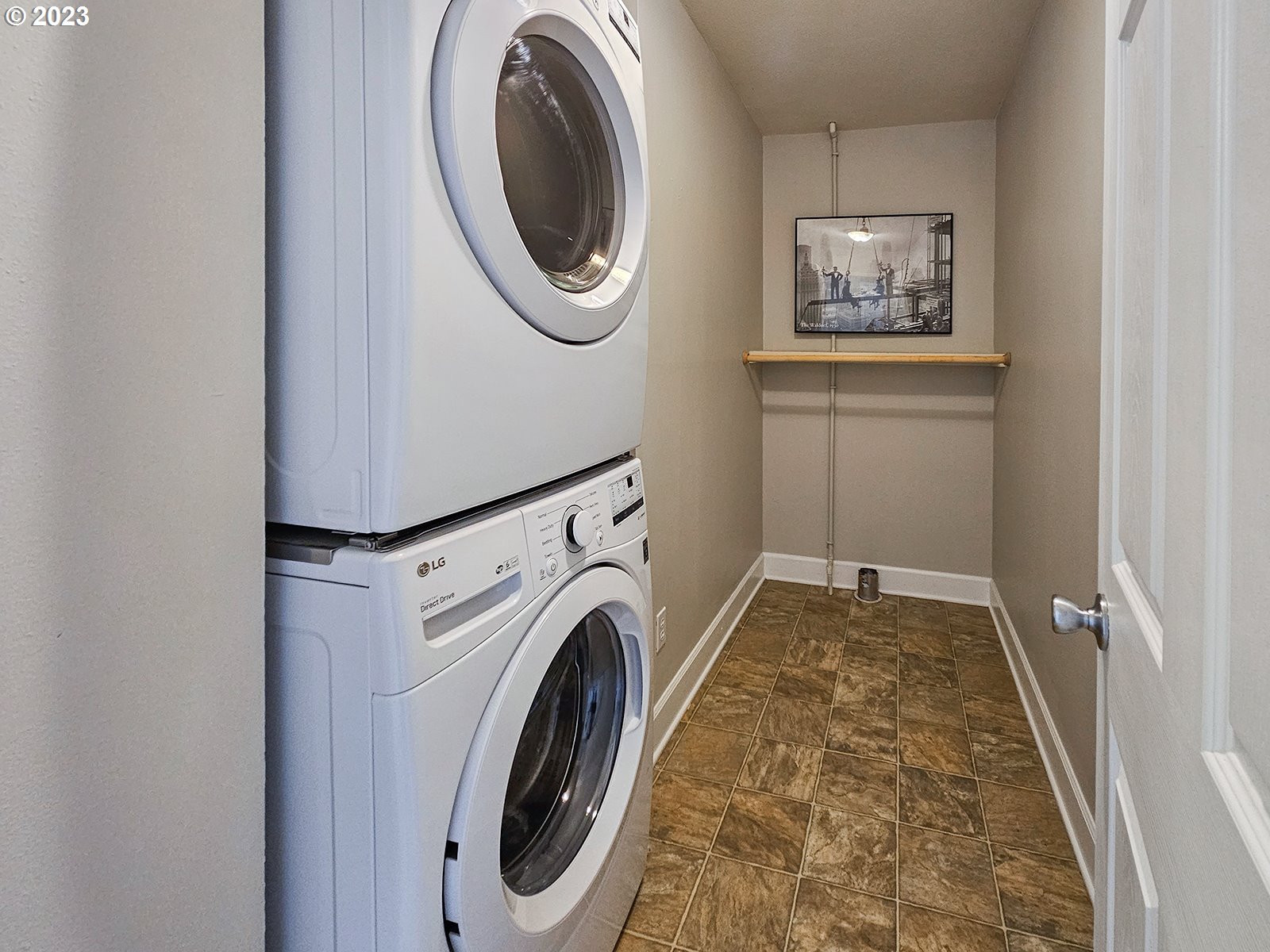 Photo #5: 23521981 Listing 