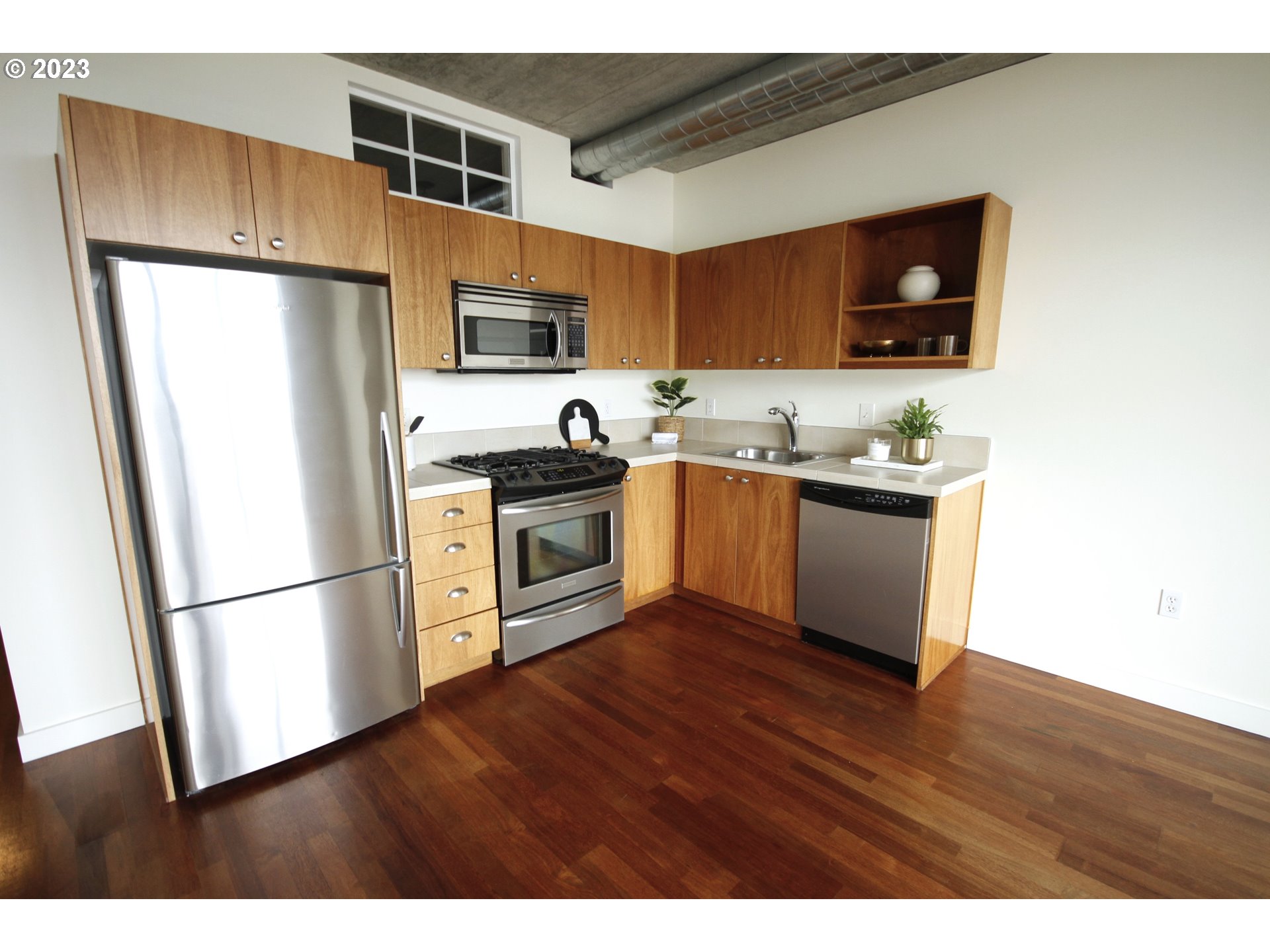 Photo #2: 23522187 Listing 